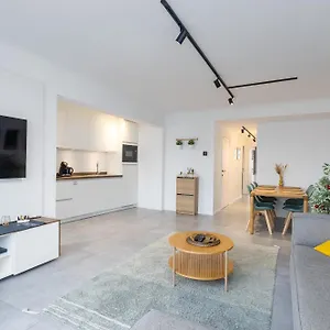 Center Luxury Floor With Free Parking Apartment