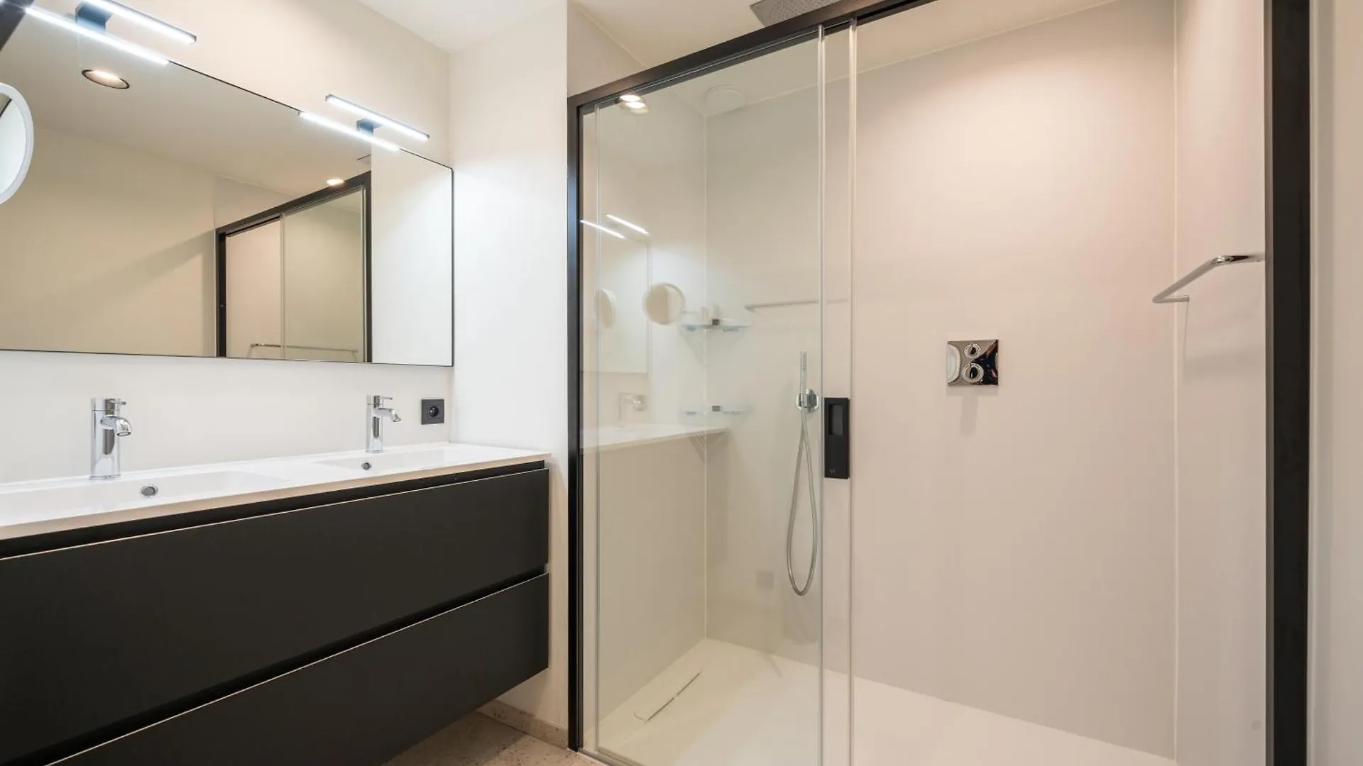 Luxe Comfort App Met Zijdelings Zeezicht En In Centrum Ostend 0*,  Belgium